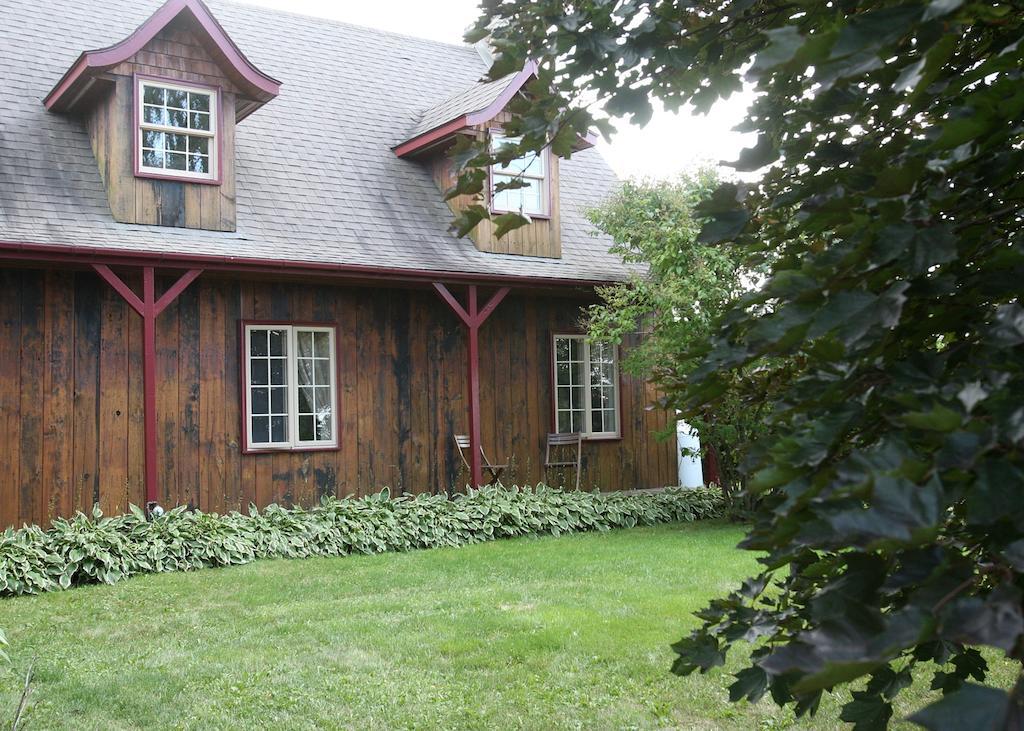 人间伊甸园住宿加早餐旅馆 Marieville 外观 照片